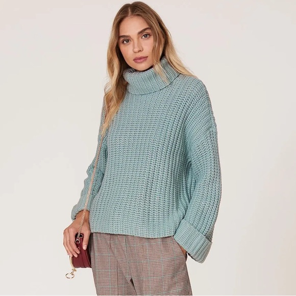 525 America Wide Sleeve Turtleneck Sweater size Large - Picture 1 of 11